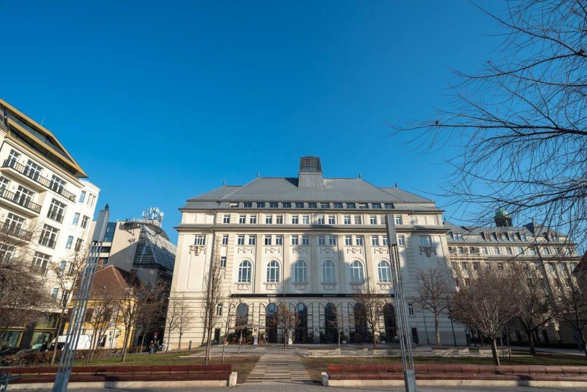 Convenient Apartment In The Heart Of Downtown Budapest Exterior photo