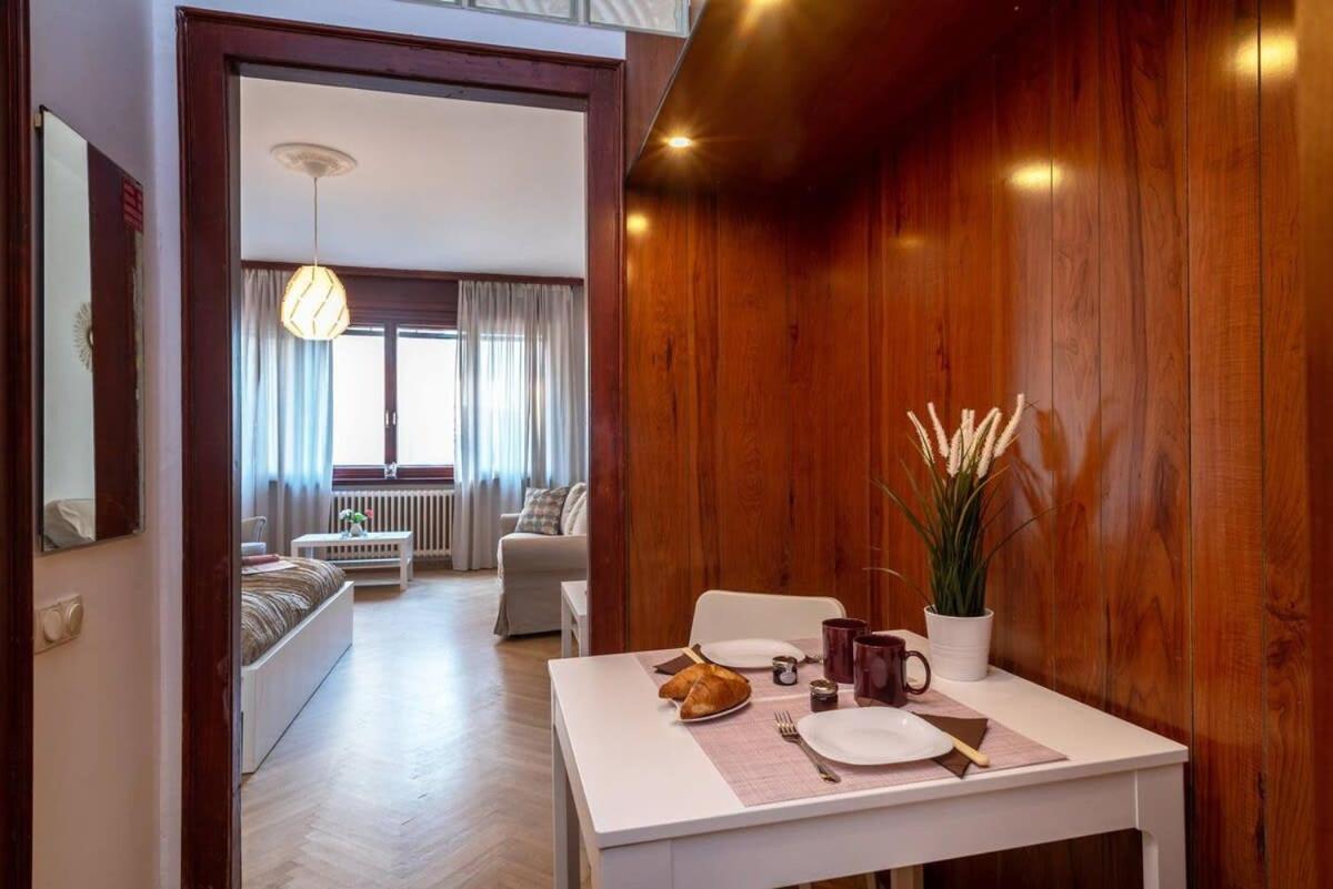 Convenient Apartment In The Heart Of Downtown Budapest Exterior photo